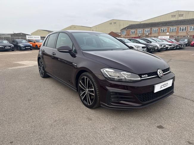 VOLKSWAGEN Golf Photo 21