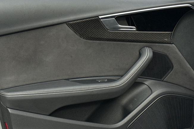 AUDI Rs4 Avant Photo 46