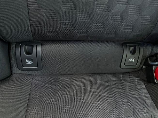 Toyota Yaris Photo 32