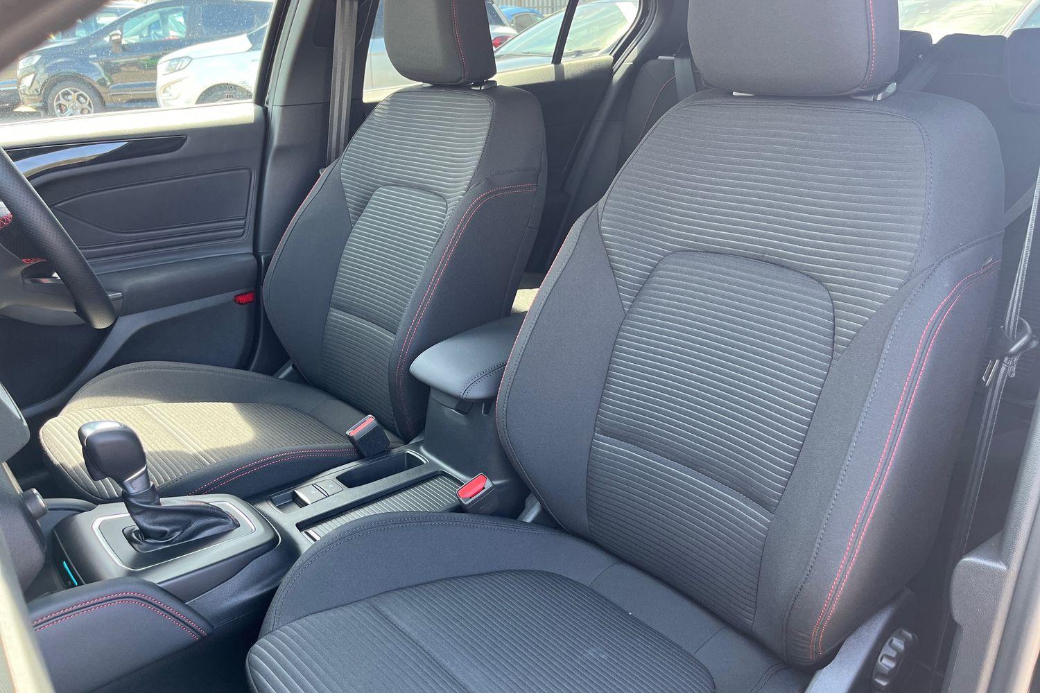 Ford FOCUS Photo 18