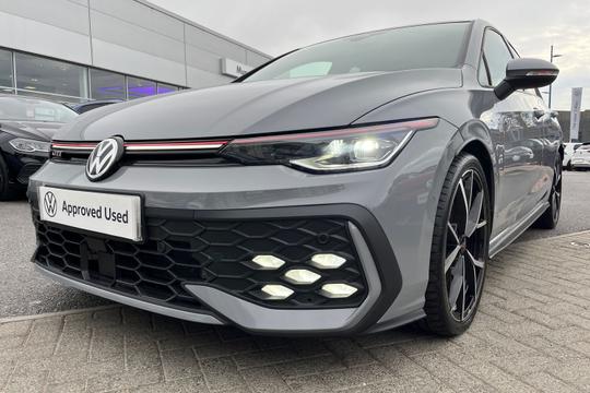 Volkswagen Golf Photo autoimg-81be5a82e8831aa7e3d51a5c349f93eb1845b6d4.jpg
