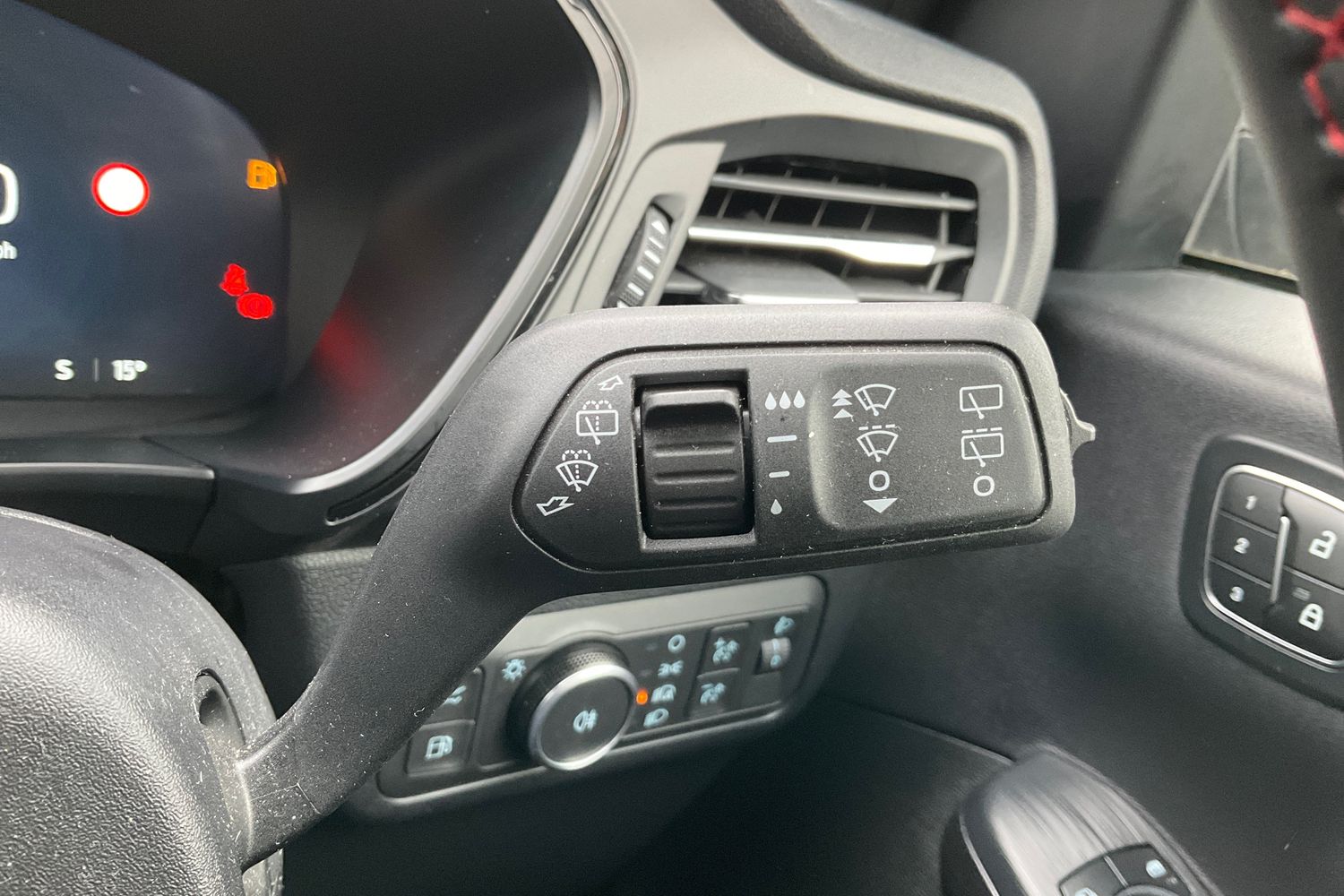 Ford KUGA Photo 14