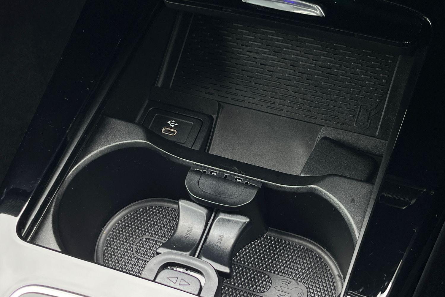 Mercedes-Benz CLA Photo 32
