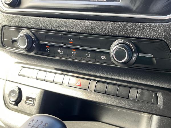 Vauxhall Vivaro Photo autoimg-81c22f41cc10a64c51a5a917afee6465a5f9a6f2.jpg
