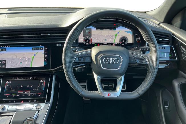 AUDI Q8 Photo 11