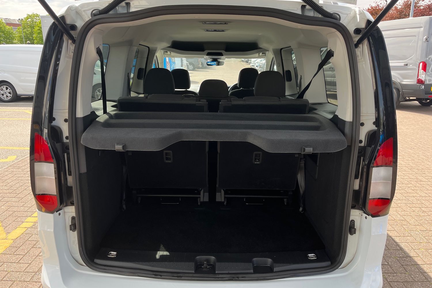 Ford TOURNEO CONNECT Photo 20