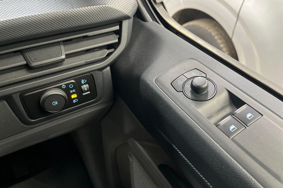 Used Ford E-TRANSIT CUSTOM WN75XZY 37