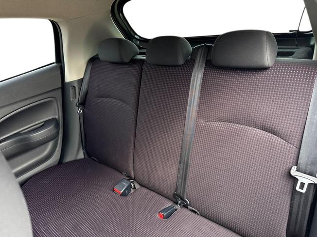 MITSUBISHI Mirage Photo 9