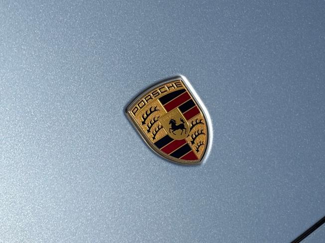 PORSCHE Taycan Photo 33