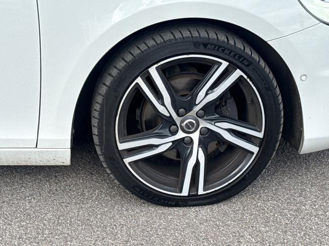 VOLVO V40 Photo 21