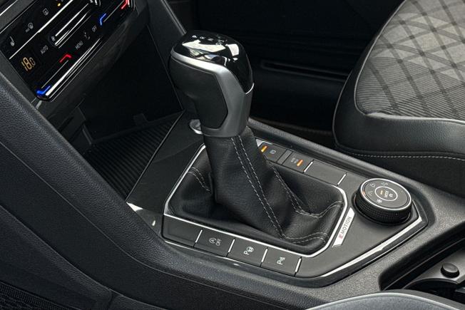 VOLKSWAGEN TIGUAN Photo 45