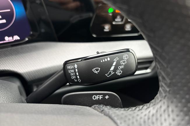 VOLKSWAGEN Golf Photo 23