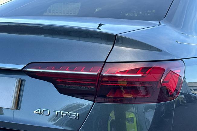 AUDI A4 Photo 18