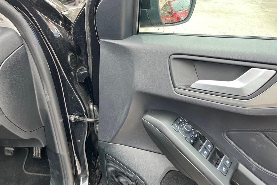 Ford FOCUS Photo autoimg-81e7be5c763ee91322792de7f3093e2154565bf2.jpg