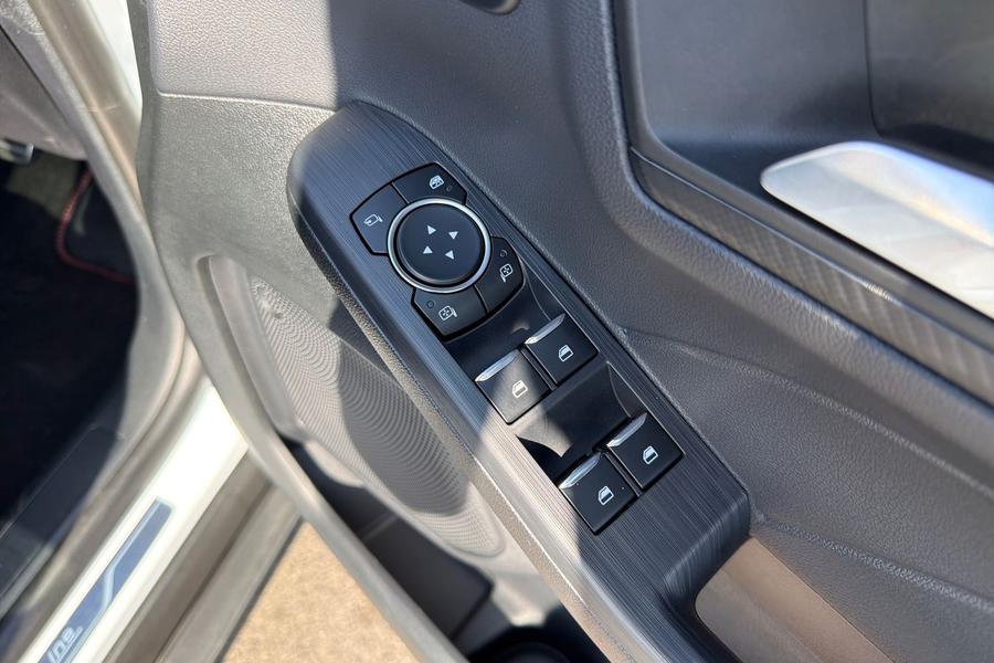 Ford Kuga Photo autoimg-81e7eb4761d24797568b5740a88fe4046918106e.jpg