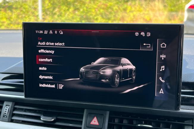 AUDI A4 Photo 23