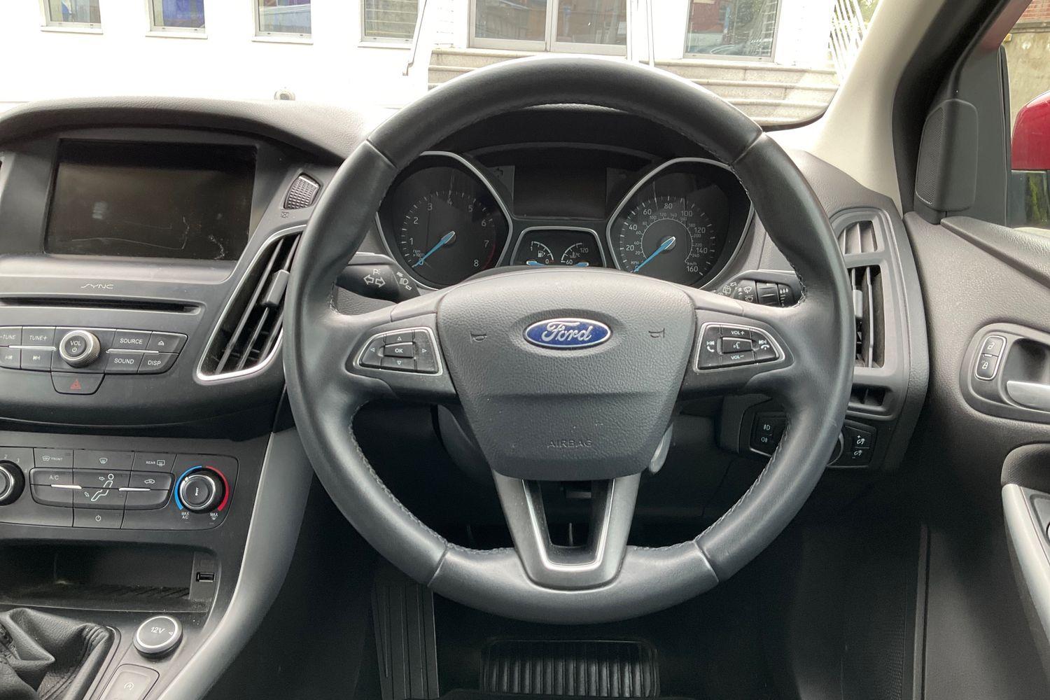 Ford Focus Photo 11