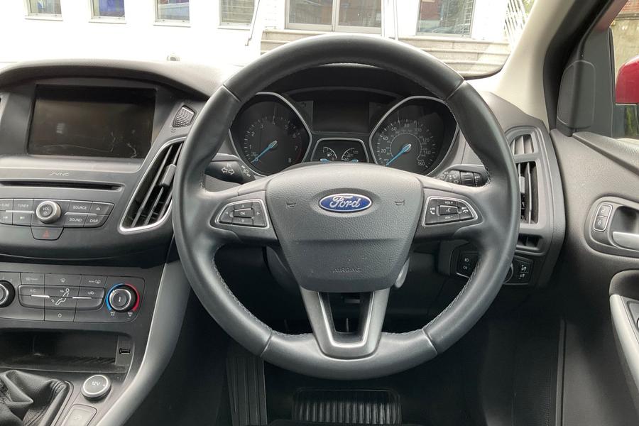 Ford Focus Photo autoimg-81e9e212c90ad57c33f0a1c7a8bb66bb1837ca1b.jpg