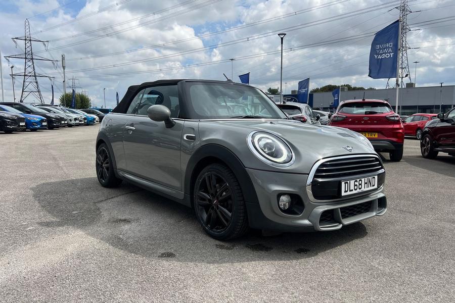 MINI CONVERTIBLE Photo autoimg-81ed4bac7a5ee6f53b870aec200d7b05067bc5a5.jpg