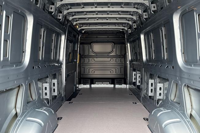 VOLKSWAGEN Crafter Photo 12