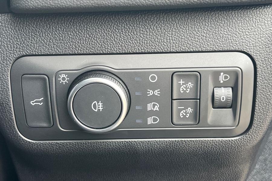 Ford KUGA Photo autoimg-81f1128d28939df64377f77cdb7675046c7c1013.jpg