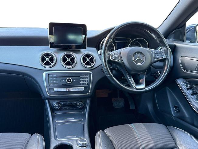 MERCEDES-BENZ CLA Class Photo 11
