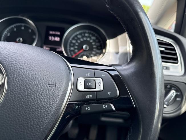 VOLKSWAGEN Golf Photo 17