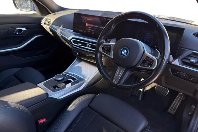 BMW 3 Series Photo 6