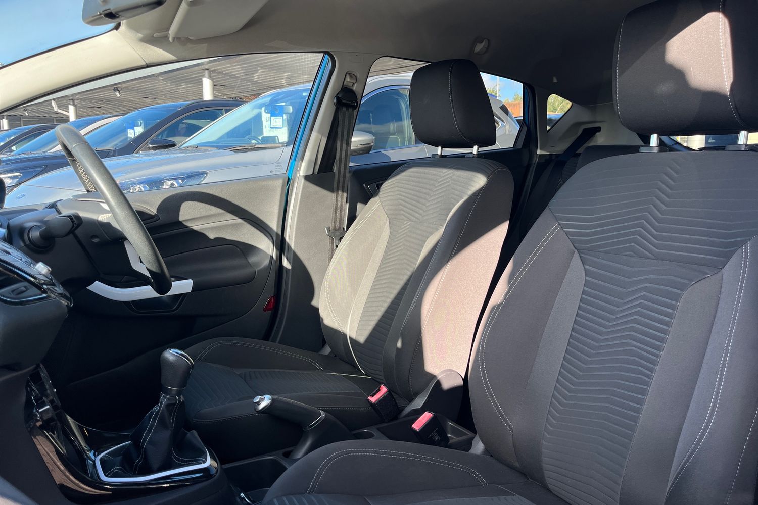 Ford FIESTA Photo 18