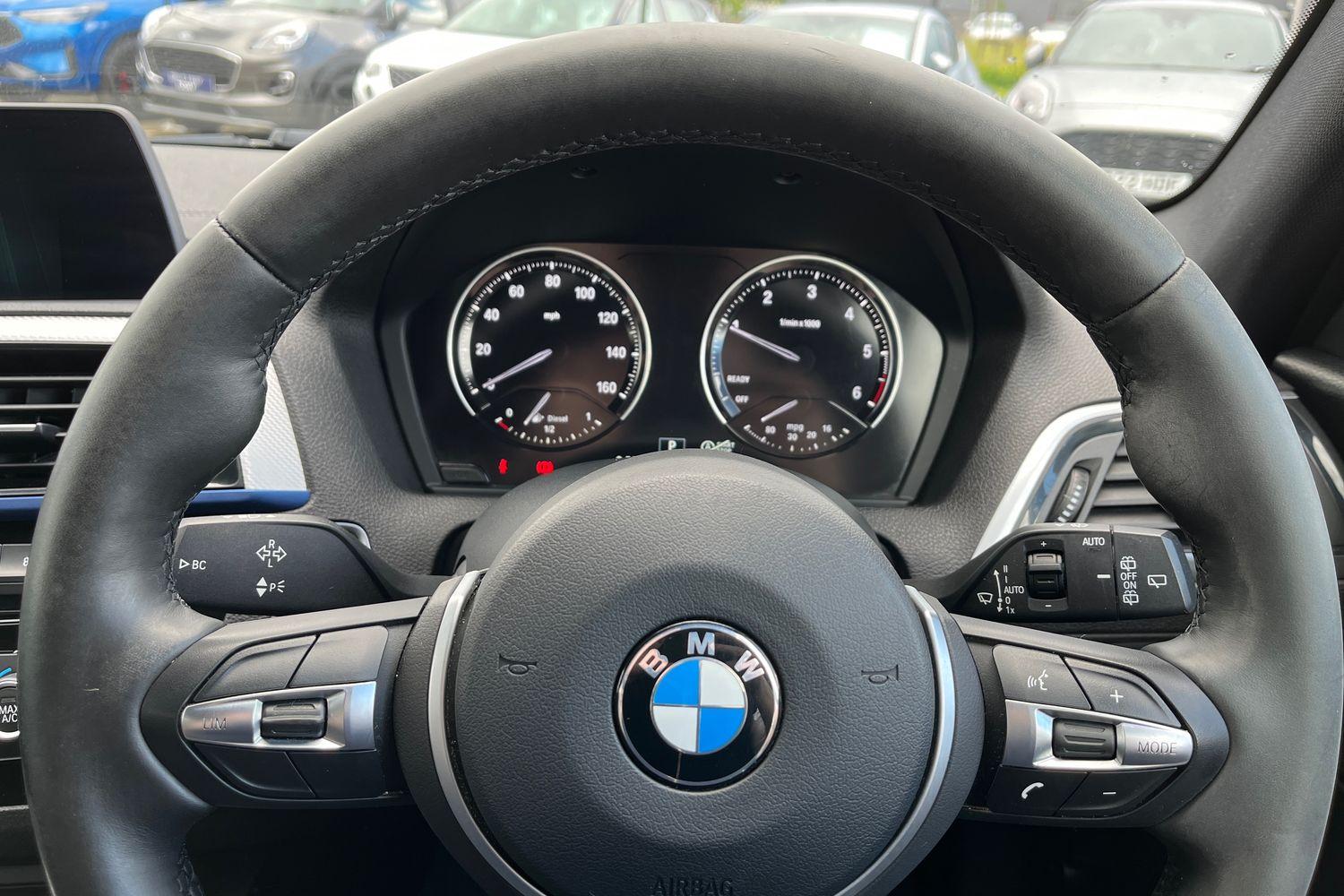 BMW 1 Series Photo 11