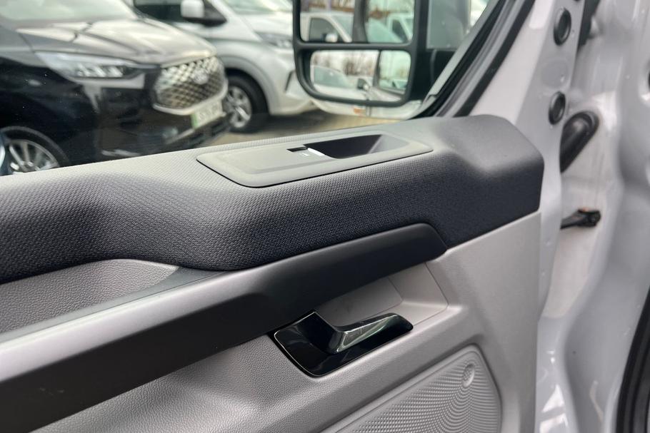 Used Ford TOURNEO CUSTOM LS75WCP 38