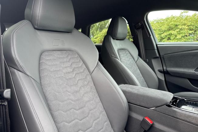 AUDI A6 Photo 32