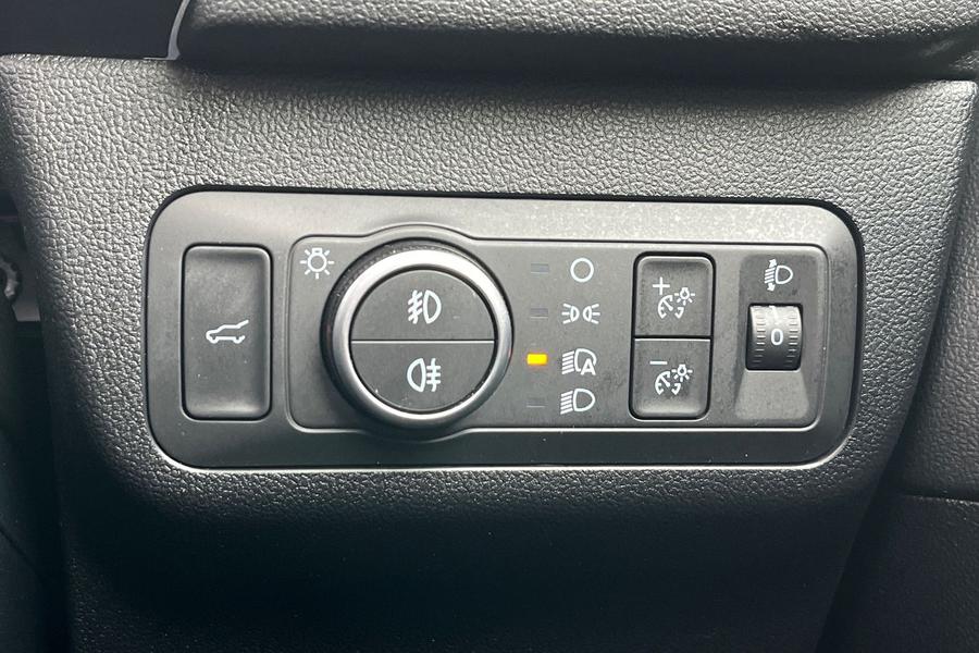 Ford KUGA Photo autoimg-8207e01af70fd66c1d4a3f3c310b63364521e8bb.jpg