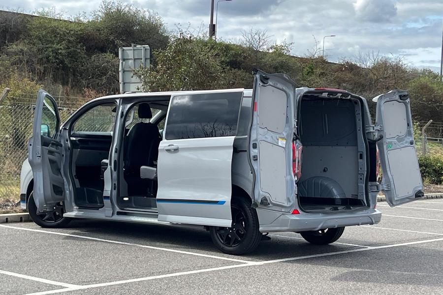 Ford TRANSIT CUSTOM Photo autoimg-820a6e497fa4e28b3c6a810bfb587732de319211.jpg