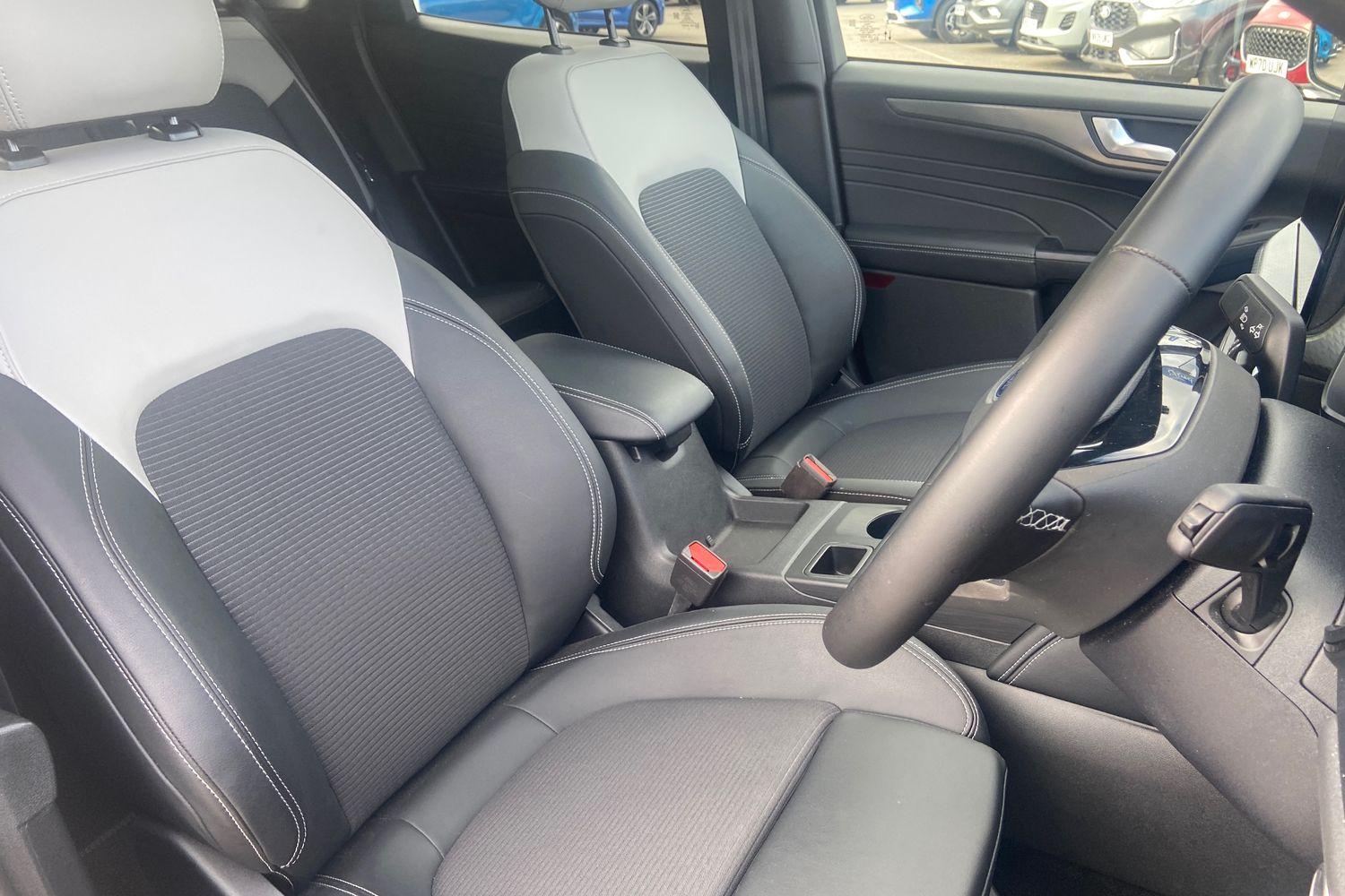 Ford KUGA Photo 16