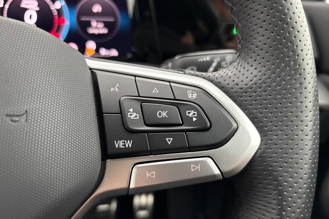 VOLKSWAGEN Golf Photo 17