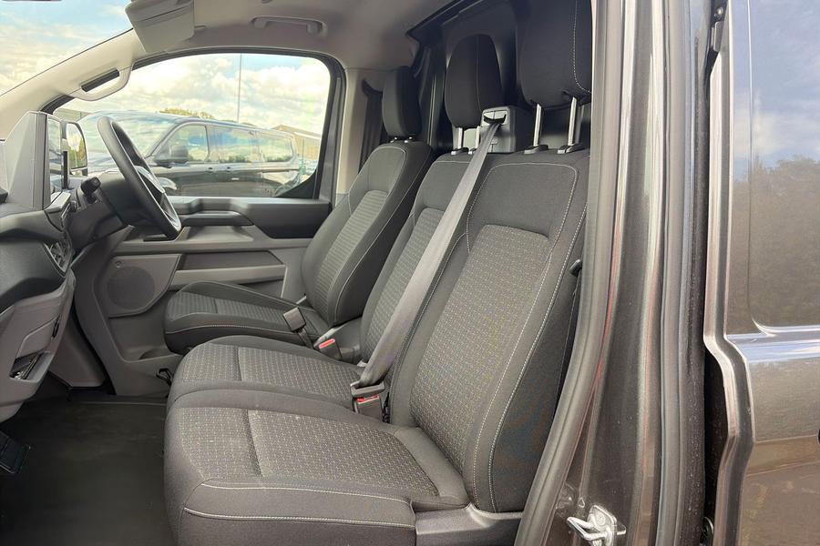 Ford TRANSIT CUSTOM Photo autoimg-8215e1b80d89ee1430563119eff7cbb8bd0a5567.jpg