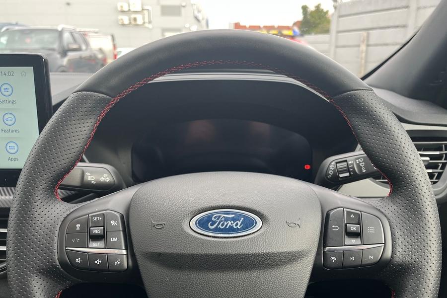 Ford KUGA Photo autoimg-8218821cb68f493f8464584b11027cc50d8bfde1.jpg