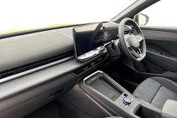 VOLKSWAGEN  New T-Roc Photo 2