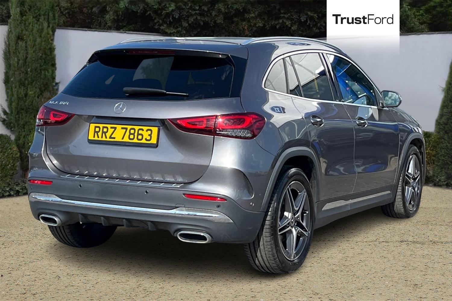 Mercedes-Benz GLA Photo 3