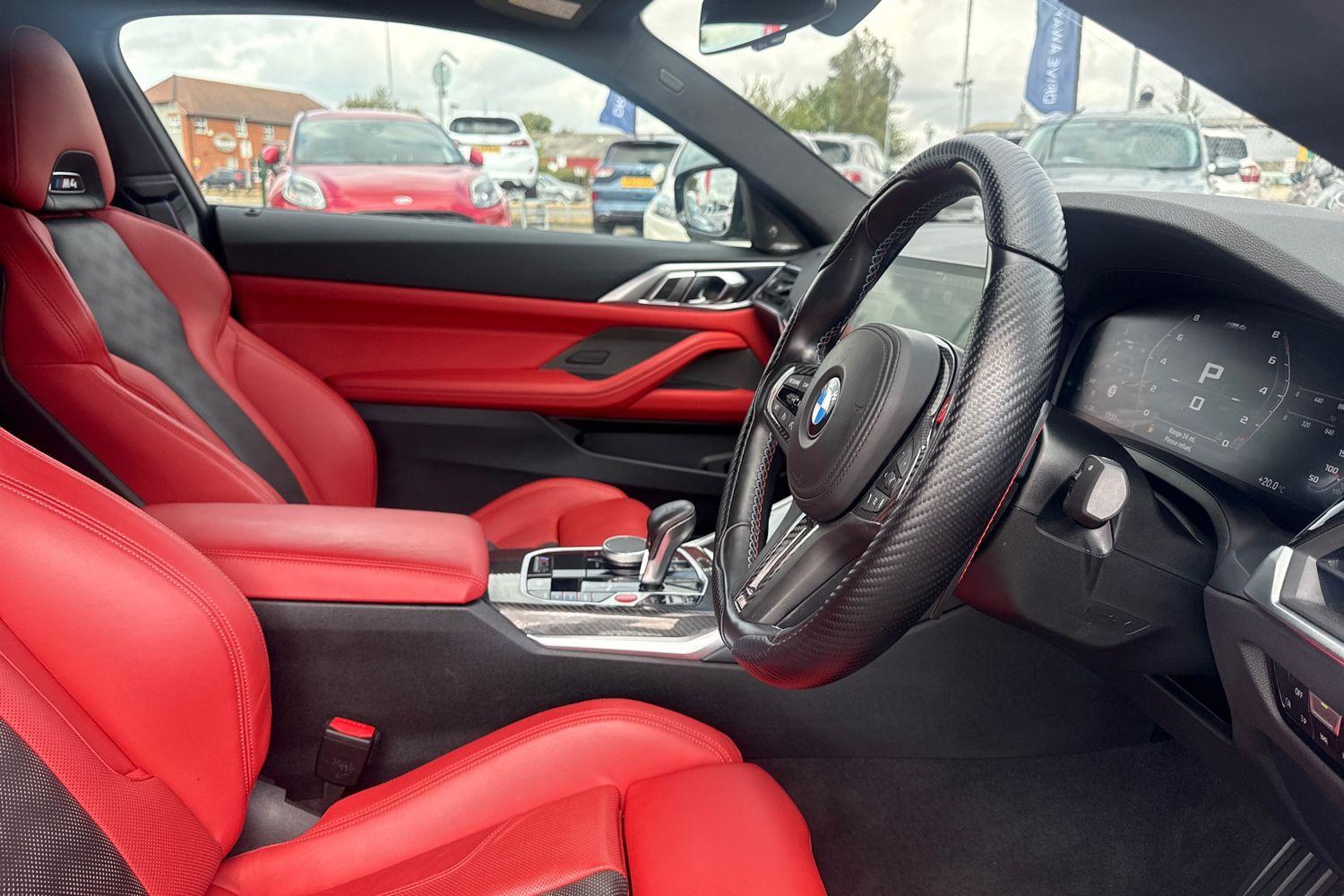 BMW M4 Photo 16