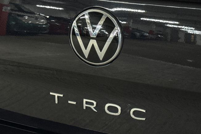 Volkswagen T-Roc Photo 33