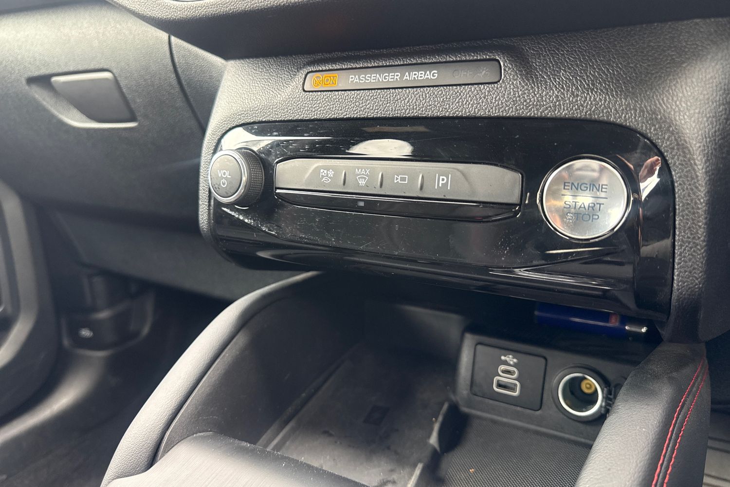 Ford KUGA Photo 30