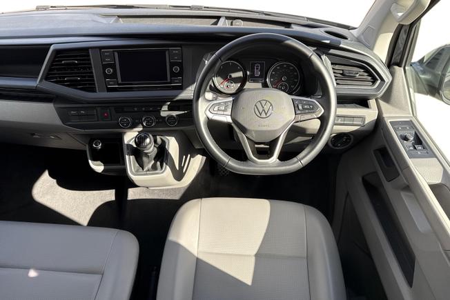 Volkswagen Transporter Shuttle Photo 11