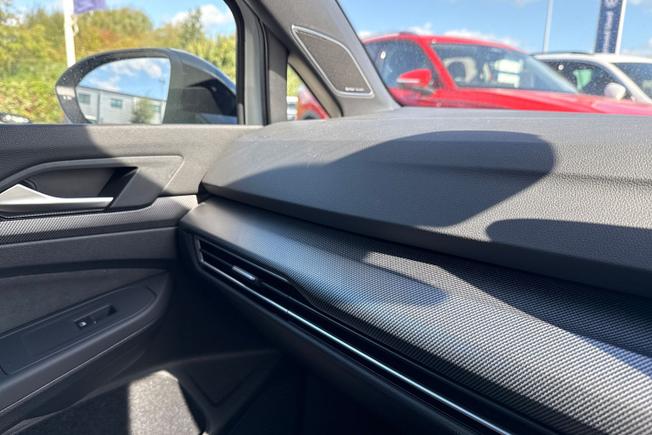 VOLKSWAGEN Golf Photo 32