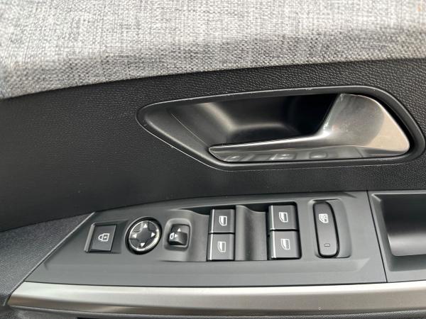 Peugeot 3008 Photo autoimg-8227e944f1e7ec866d40ef50bd7ad4fee1e86b10.jpg