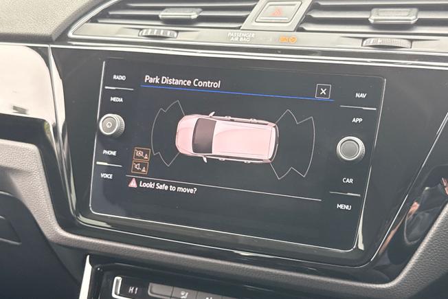 VOLKSWAGEN Touran Photo 24