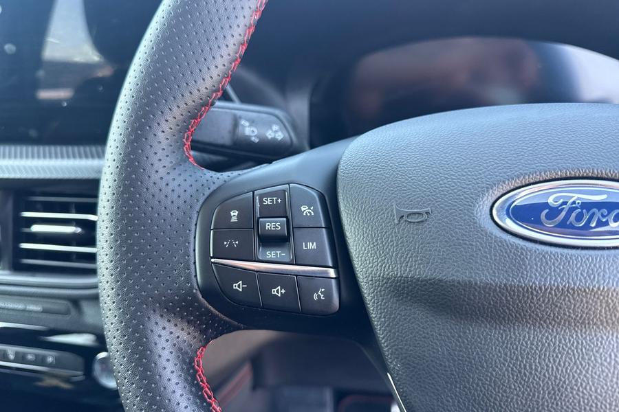 Ford KUGA Photo autoimg-822a5ffa3c149632825400e00211dde6f53c818f.jpg