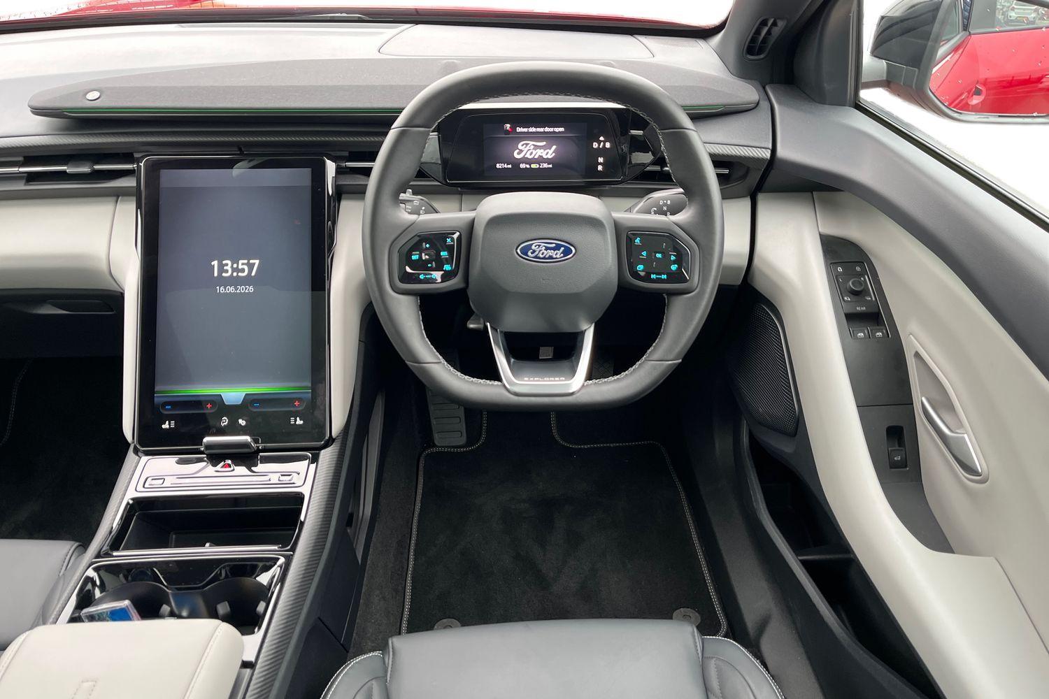 Ford EXPLORER Photo 10