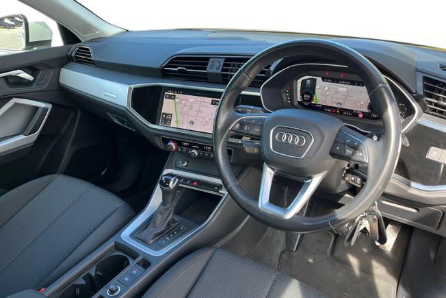 Audi Q3 Photo 6